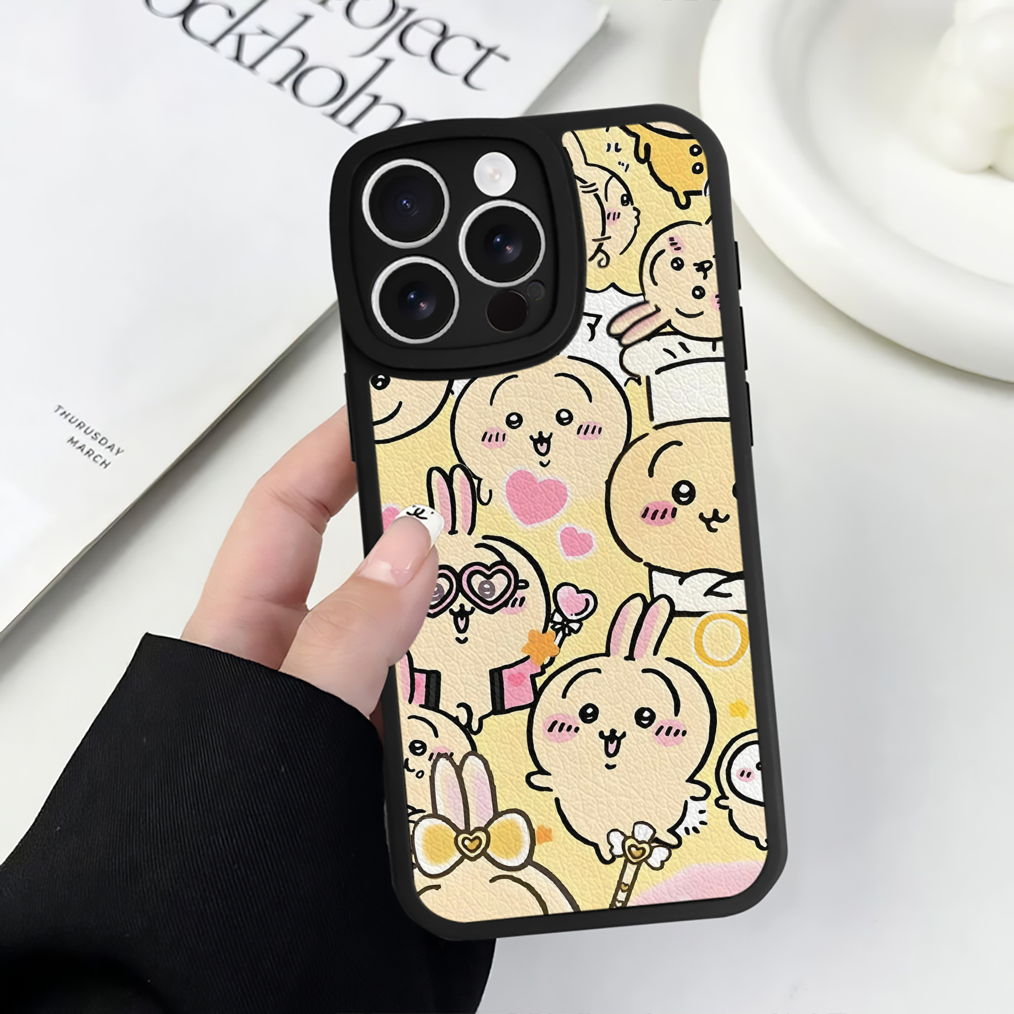 （画像用） ちいかわ Chii-kawa 【iPhone 16シリーズ対応】シリコンスマホケース（レザー調） 材質：シリコン